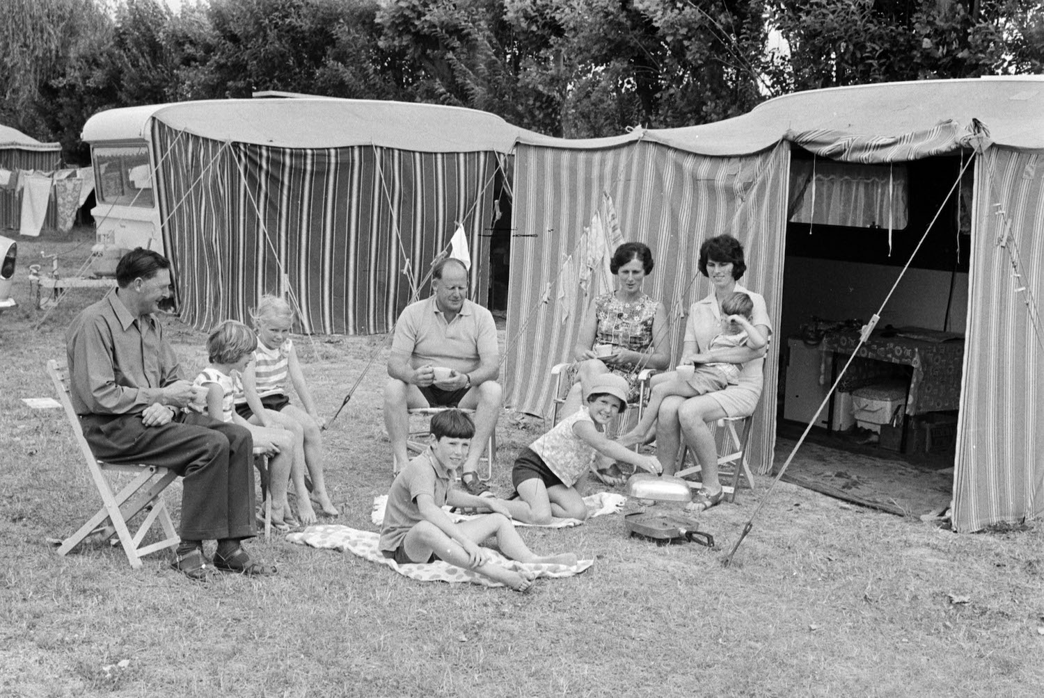First campers, Tahuna Motor Camp, December 1971. Nelson Provincial Museum, Geoffrey C Wood Collection: 7819_fr3