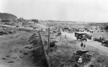 Tahunanui Beach Gala, 1 February 1915. Nelson Provincial Museum Collection: C289.